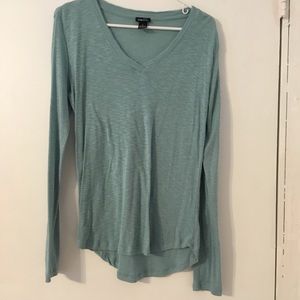 💥Sky blue long-sleeve Rue21 tee!